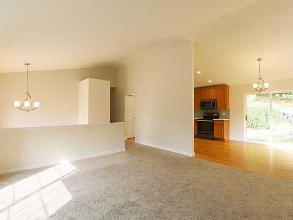 4th image of 21529 12th Ave W