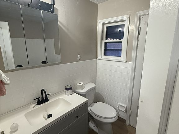 4th image of 4956 E 84th St