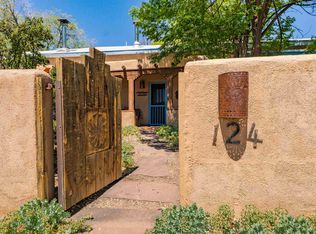 124 La Loma Plz, Taos, NM 87571