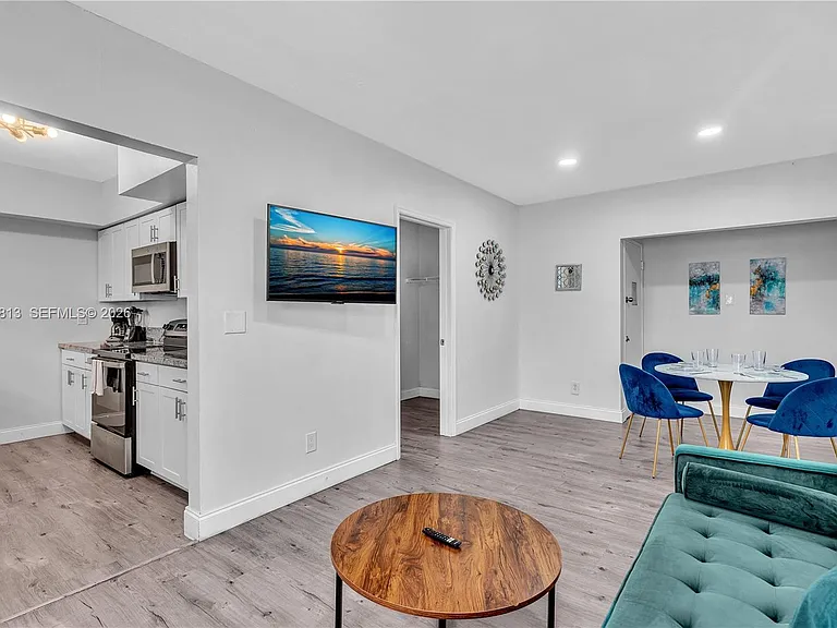 10002 E Bay Harbor Dr #6 — Photo 12