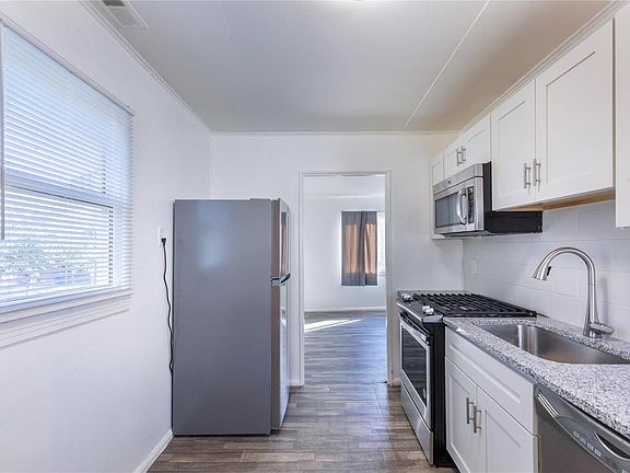 5th image of 1449 Sproule Ave