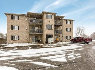 10141 Sutton Dr UNIT 4, Urbandale, IA 50322