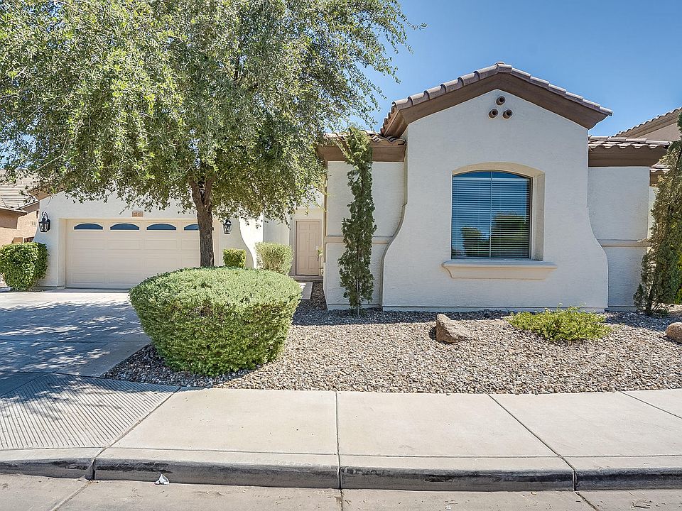 1st image of 2213 E Jade Ct