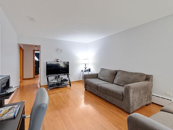 4th image of 2432 Ernst St