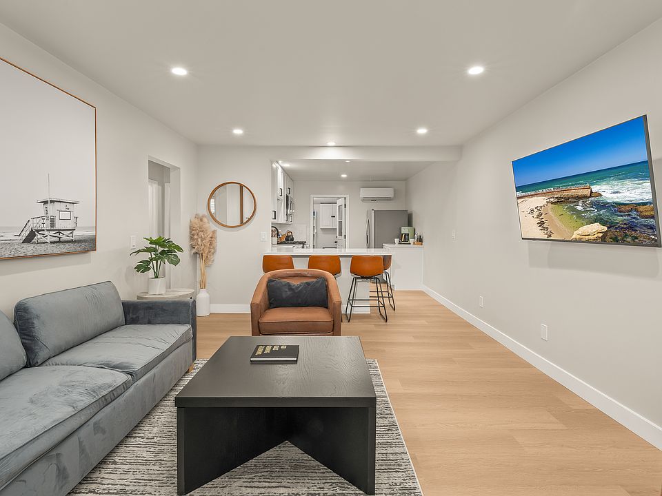 1st image of 4354 Clairemont Dr #4354