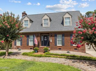 117 Gull Harbor Dr, Newport, NC 28570