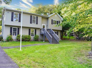 1130 Seven Nations Dr, Tobyhanna, PA