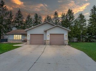 511 Park St, Reedsville, WI 54230