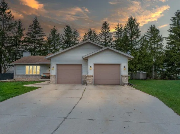 511 Park St, Reedsville, WI 54230