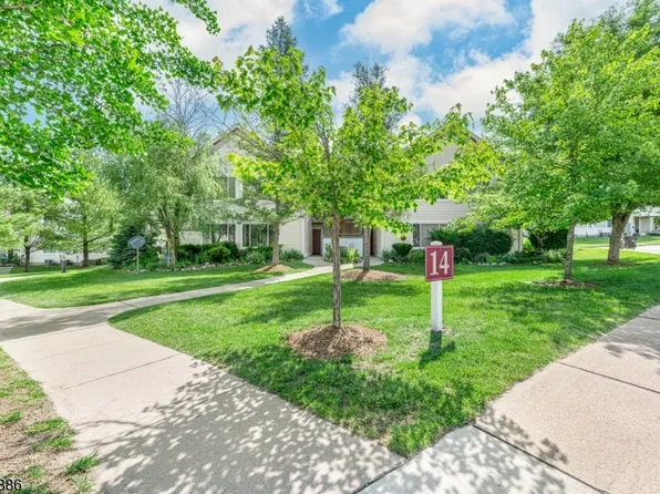 147 Falcon Ridge Way, Hamburg Boro, NJ 07419