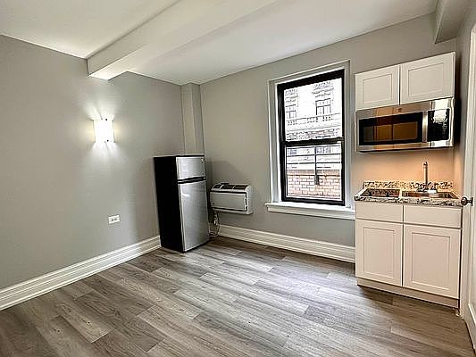 1st image of 240 W 73rd St APT 1501