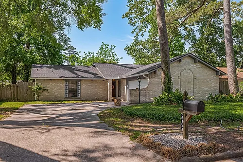 2762 Foliage Green Dr Photo 1