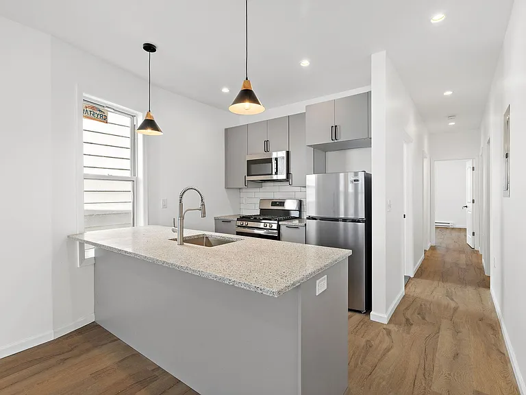 20 Delaware Ave #2 — Photo 2