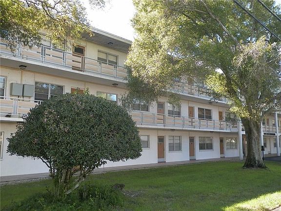 3rd image of 911 Washington Ave APT 304