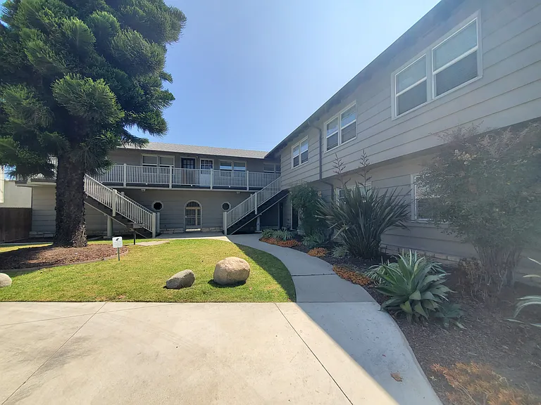 4787 E Pacific Coast Hwy #10 — Photo 7