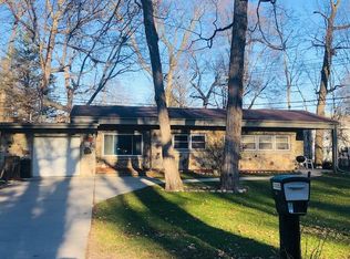 1350 S Parkway Dr, Brookfield, WI 53005