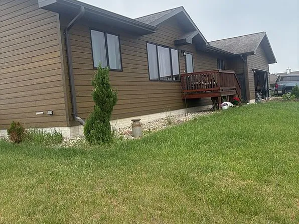 26176 Reed Ct, Canistota, SD 57012
