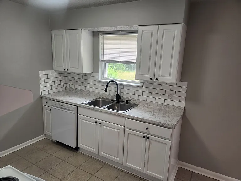662 Mahoney Rd — Photo 5