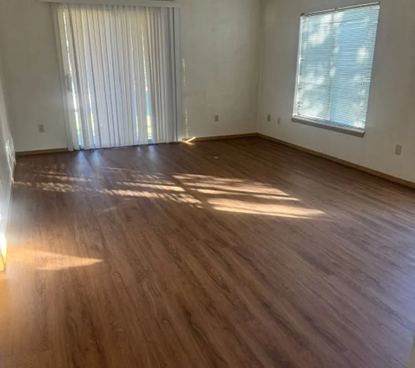 618 1/2 S 4th Ave