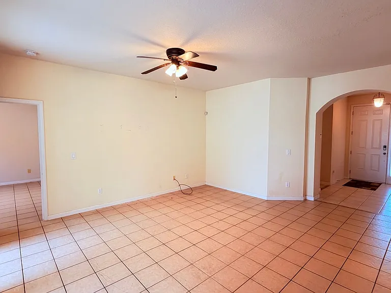 4986 Thames St W — Photo 51
