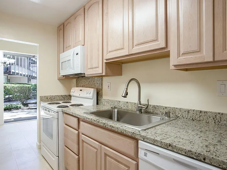 Parksquare Apartments — Photo 15