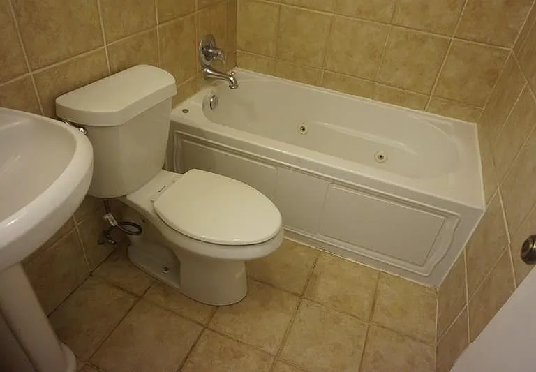 1403 Stephens Dr NE — Photo 9
