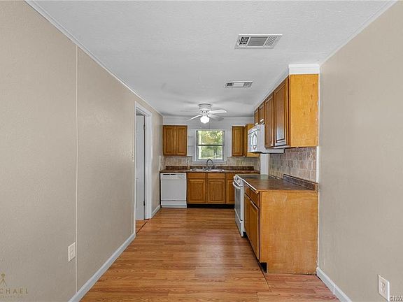4th image of 11040 General Chenault Ave