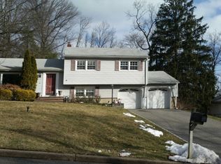 133 Sibbald Dr, Park Ridge, NJ 07656