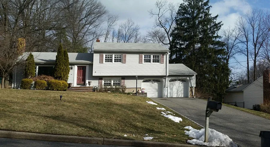 133 Sibbald Dr photo 1