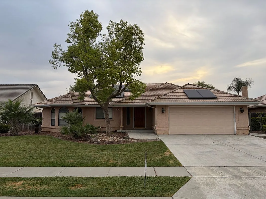 3 bed, 2.0 bath, 1993 sqft, $2,850 — Photo 1