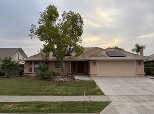 385 S Acacia Dr, Lemoore, CA 93245
