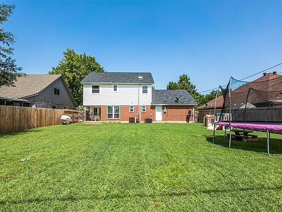 3rd image of 3610 Glenbrook Dr