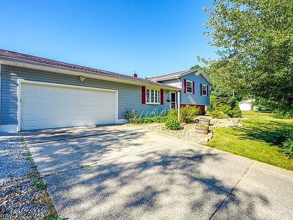 3rd image of 239 Gaylord Dr