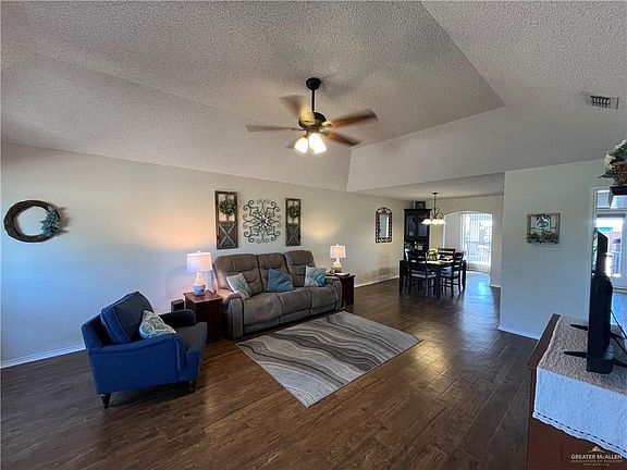 4th image of 309 Karen Dr