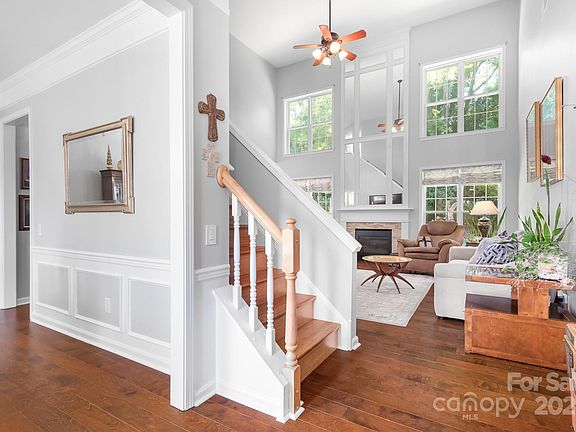 3rd image of 8405 Bridgestone Dr
