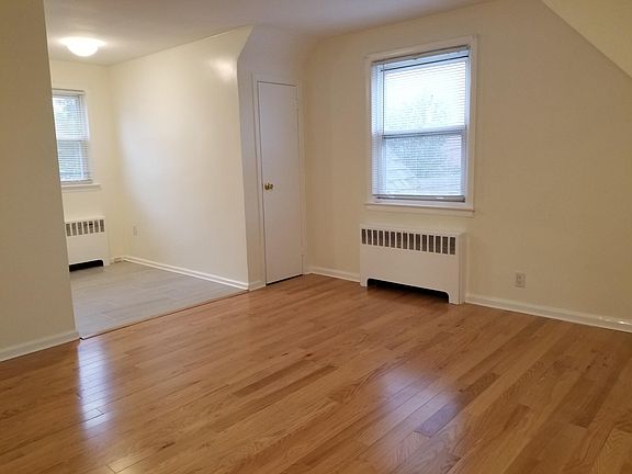 4th image of 4321 209th St Floor 2