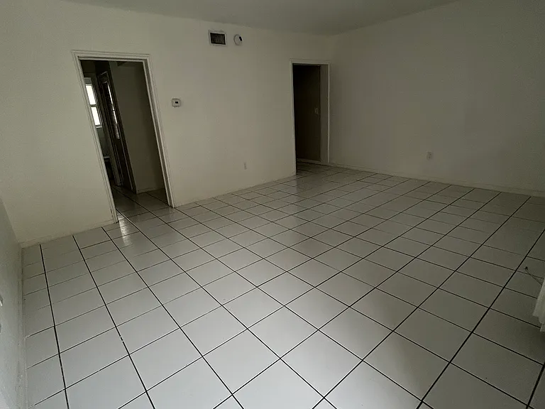 7904 Harding Ave #17 — Photo 1