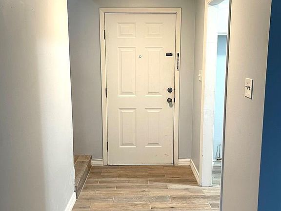 3rd image of 806-2 Continental Dr