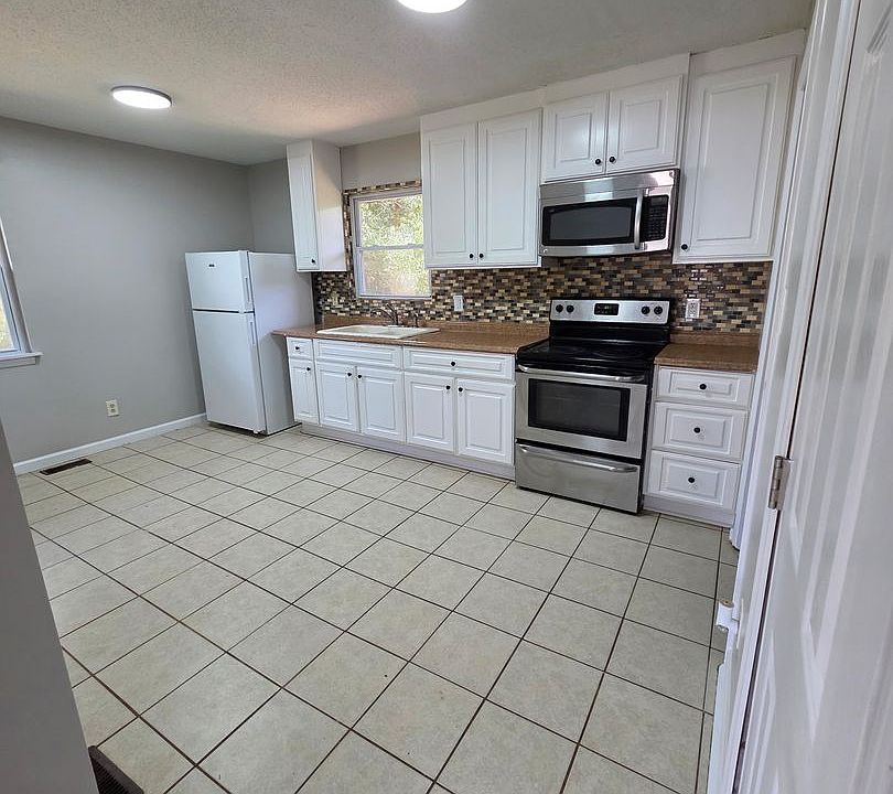 2nd image of 100 Fisher Ave