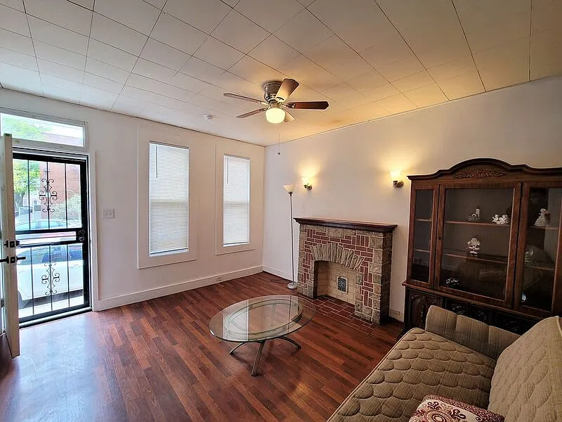 2 bed, 1.0 bath, 1075 sqft, $1,100 — Photo 4