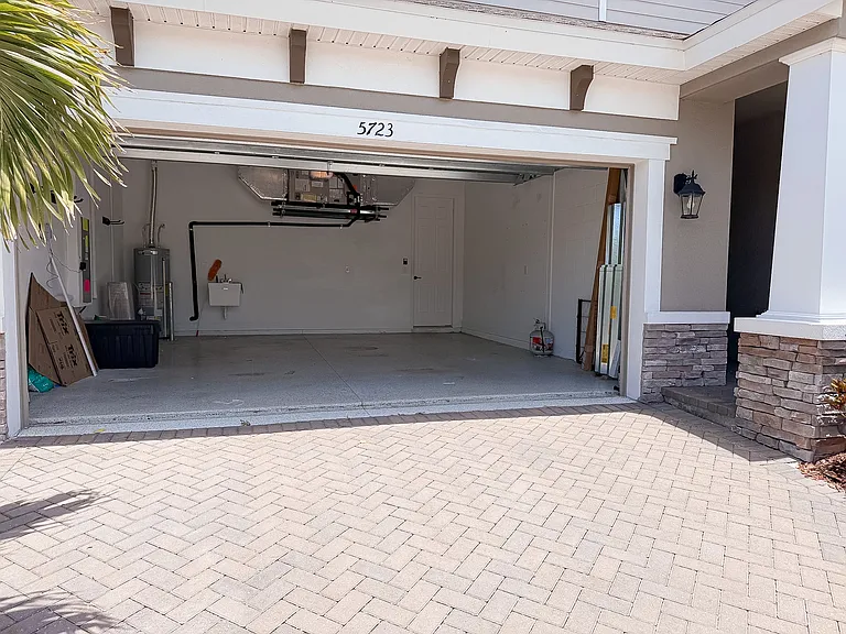 5723 Silver Sun Dr — Photo 2