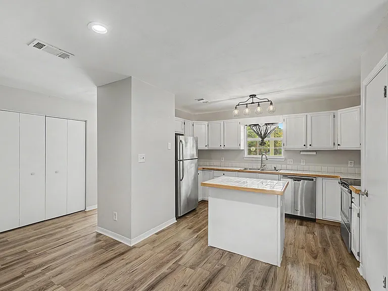 126 Manchester St — Photo 21