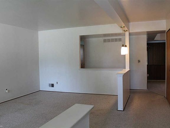4th image of 35680 Woodvilla Dr