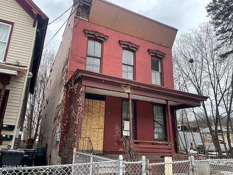 3rd image of 23 Glen Avenue