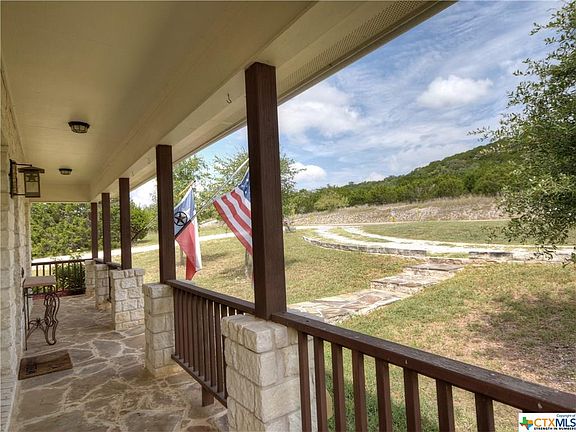 4th image of 325 Whitewater Dr