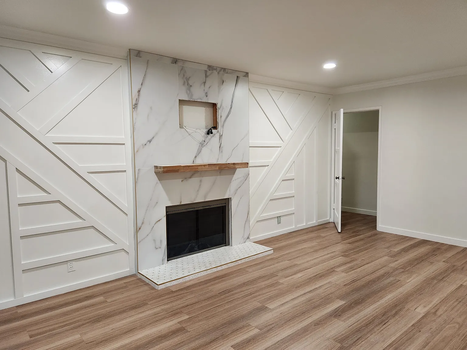 3 bed, 1.5 bath, 1391 sqft, $4,395 — Photo 2