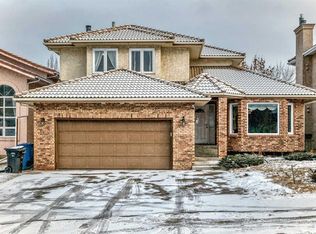 2612 W Signal Hill Dr SW, Calgary, AB T3H 2T7