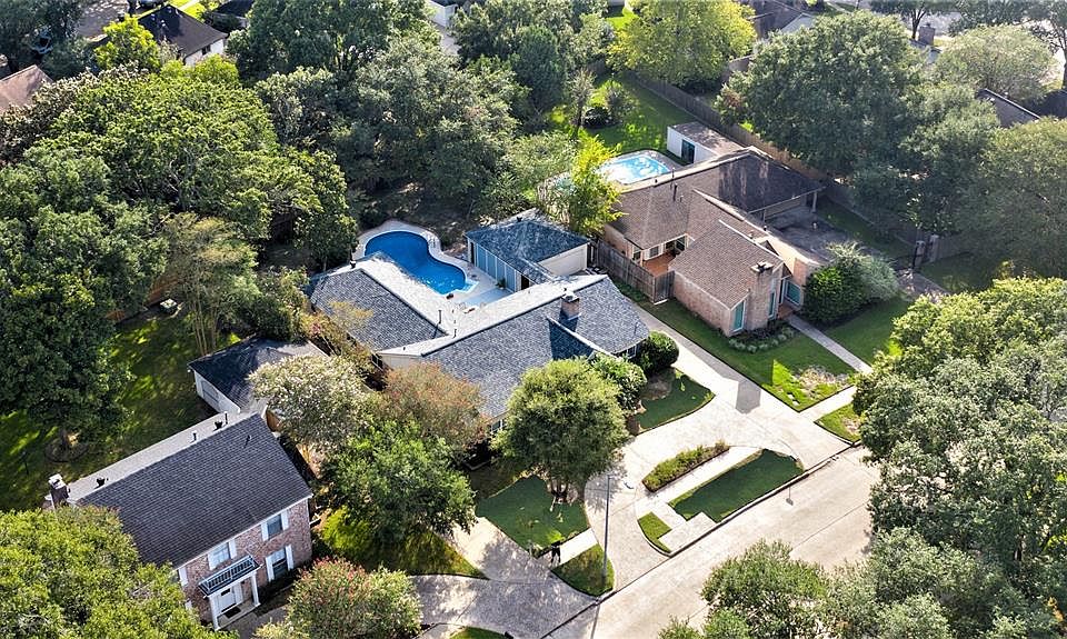 1st image of 15803 Tumbling Rapids Dr