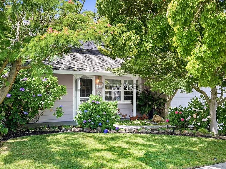 191 Pickwick Dr — Photo 4