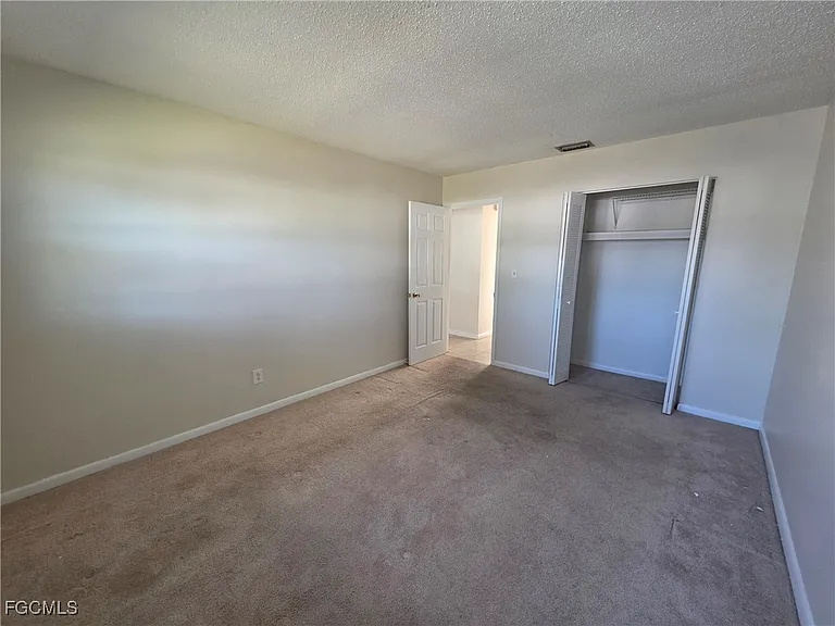 46 Hamlin Ct — Photo 8